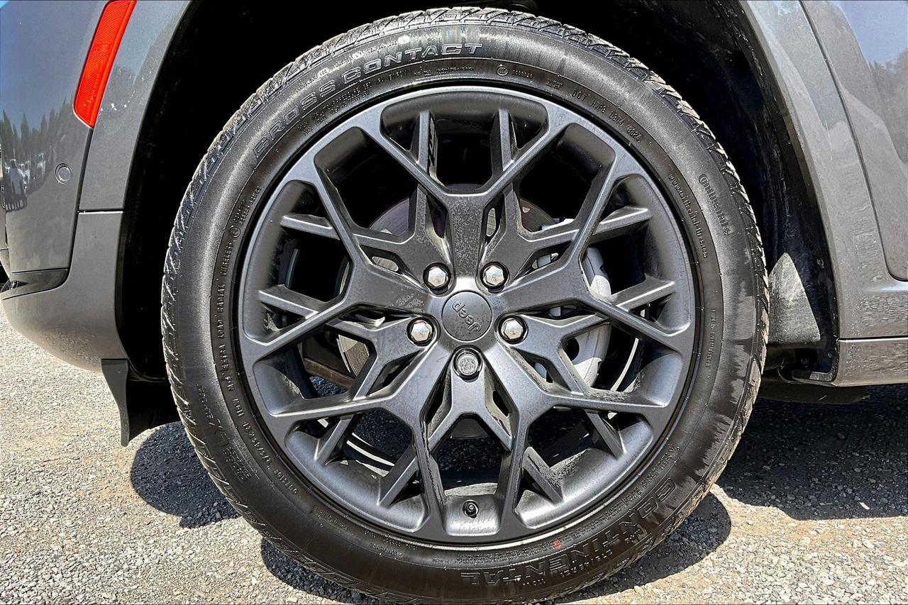 2025 Jeep Grand Cherokee L SUMMIT RESERVE | LuxTech | High Alt | Photo