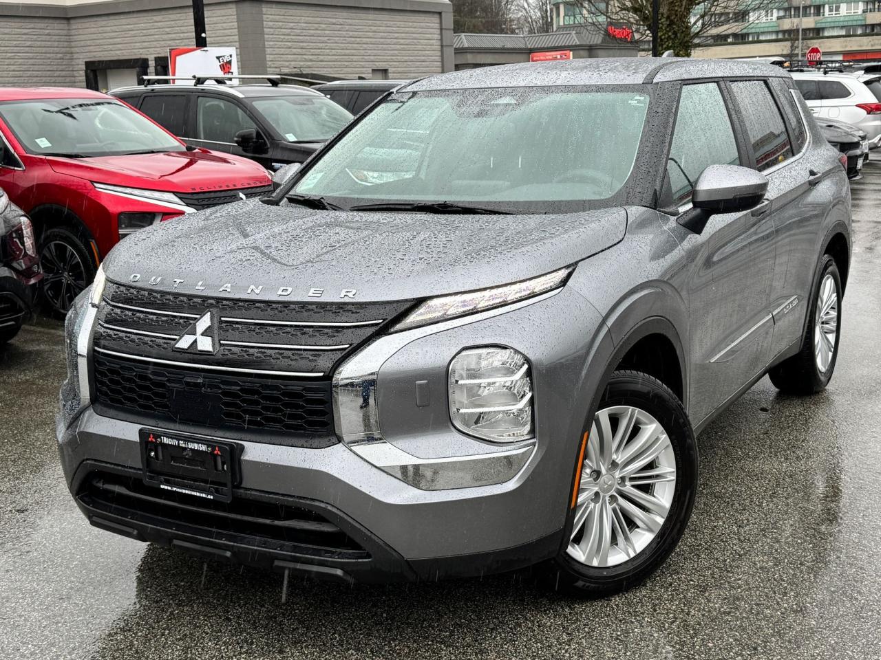 Used 2023 Mitsubishi Outlander ES - Heated Seats, Apple Carplay/Android Auto for sale in Coquitlam, BC