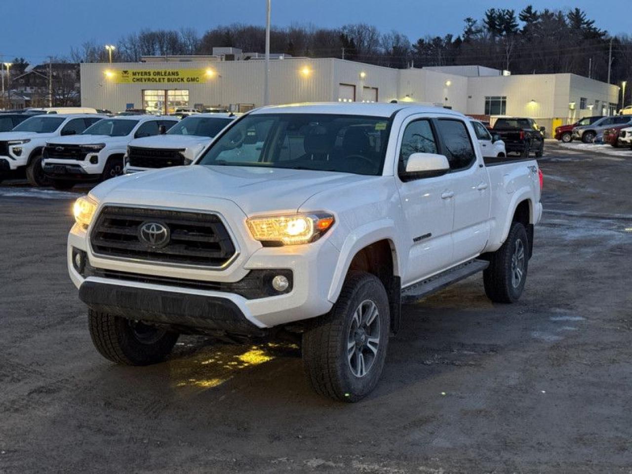 Used 2021 Toyota Tacoma 4WD DOUBLE AT for sale in Orleans, ON