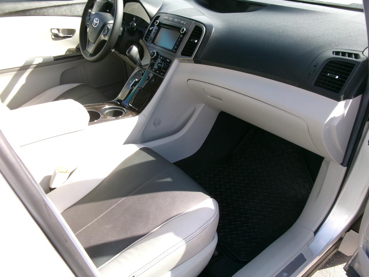 2013 Toyota Venza Leather interior   "NICE CAR" - Photo #10