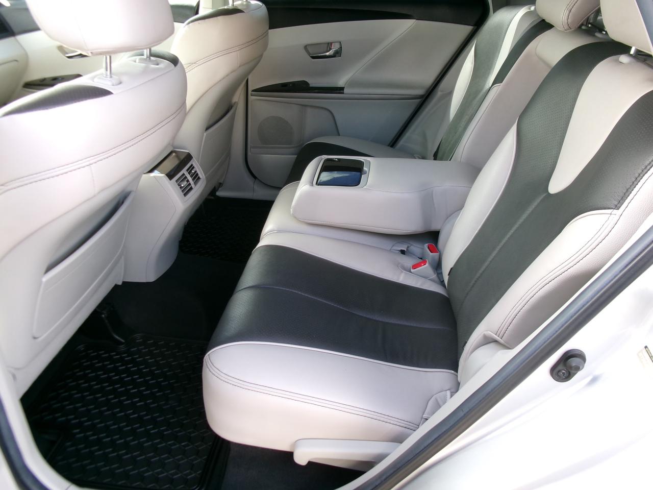2013 Toyota Venza Leather interior   "NICE CAR" - Photo #6