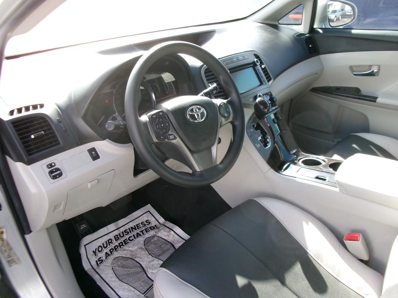 2013 Toyota Venza Leather interior   "NICE CAR" - Photo #7