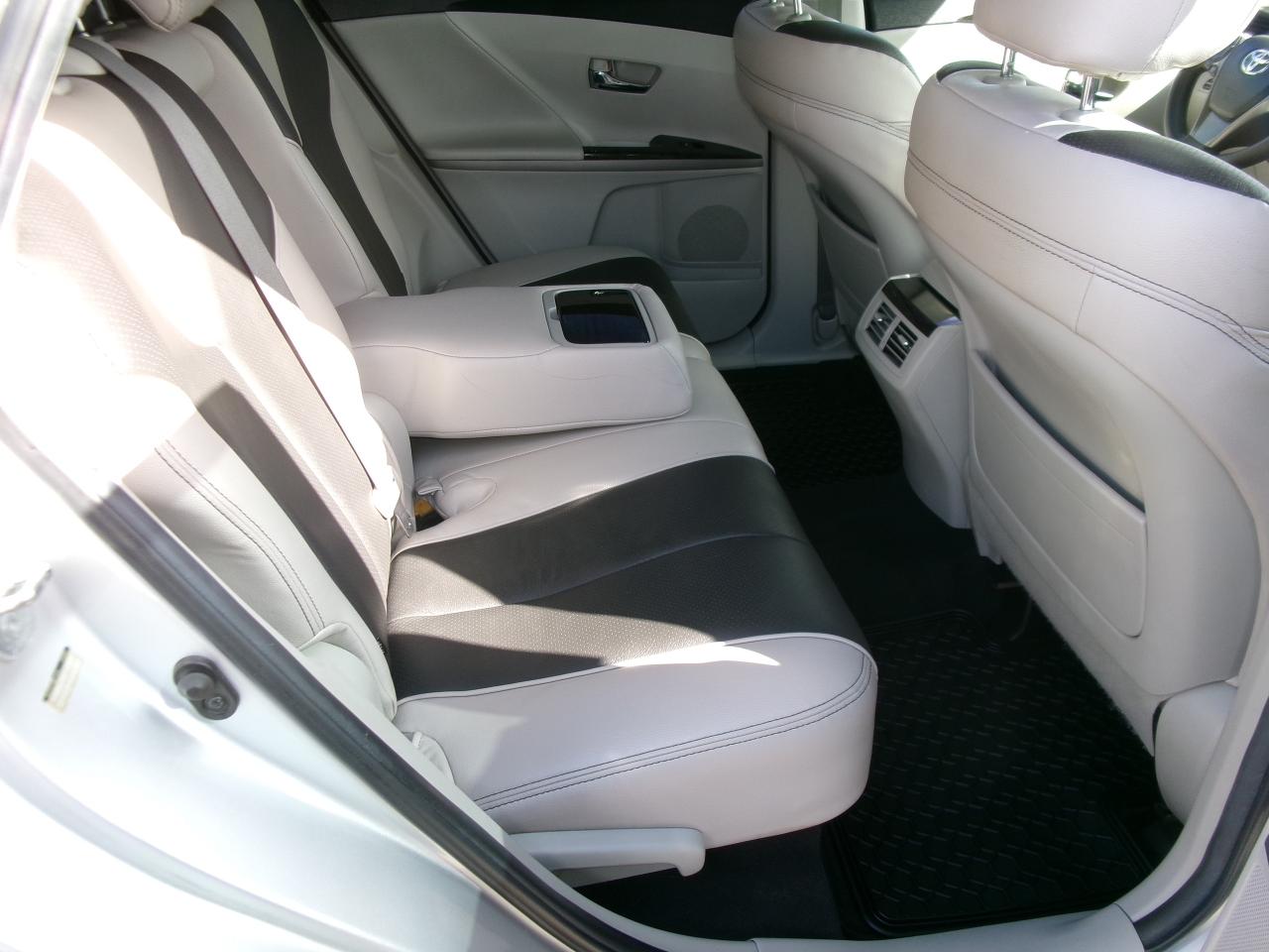 2013 Toyota Venza Leather interior   "NICE CAR" - Photo #8