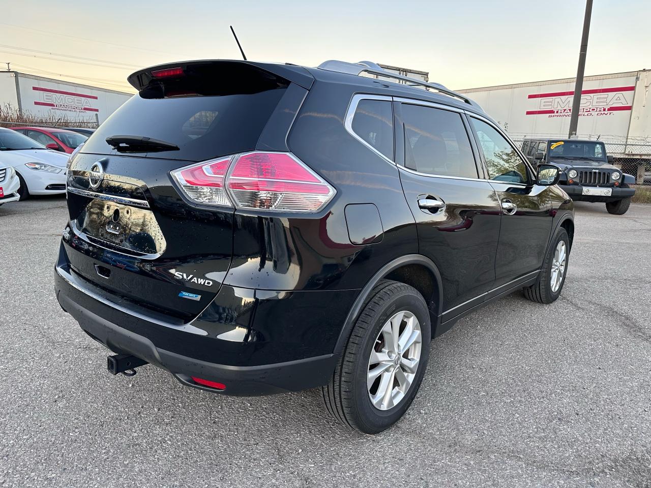 2014 Nissan Rogue SV - Photo #4