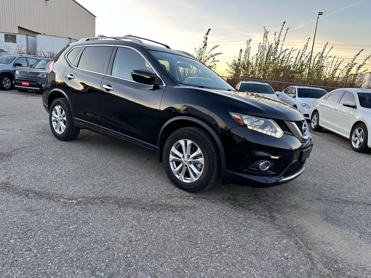 2014 Nissan Rogue SV - Photo #3