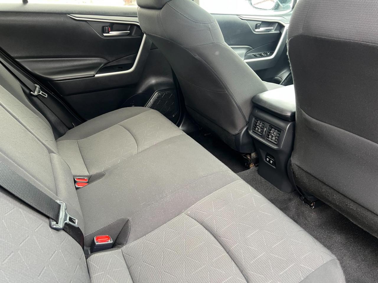 2019 Toyota RAV4 XLE AWD - Photo #10