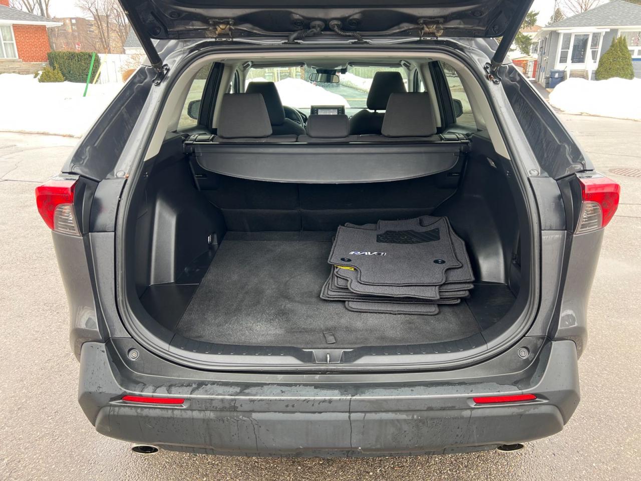 2019 Toyota RAV4 XLE AWD - Photo #12