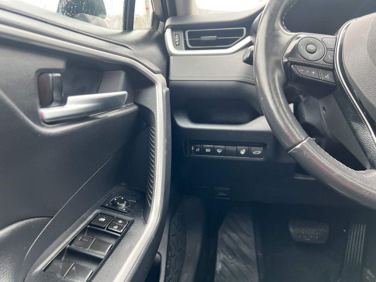 2019 Toyota RAV4 XLE AWD - Photo #20
