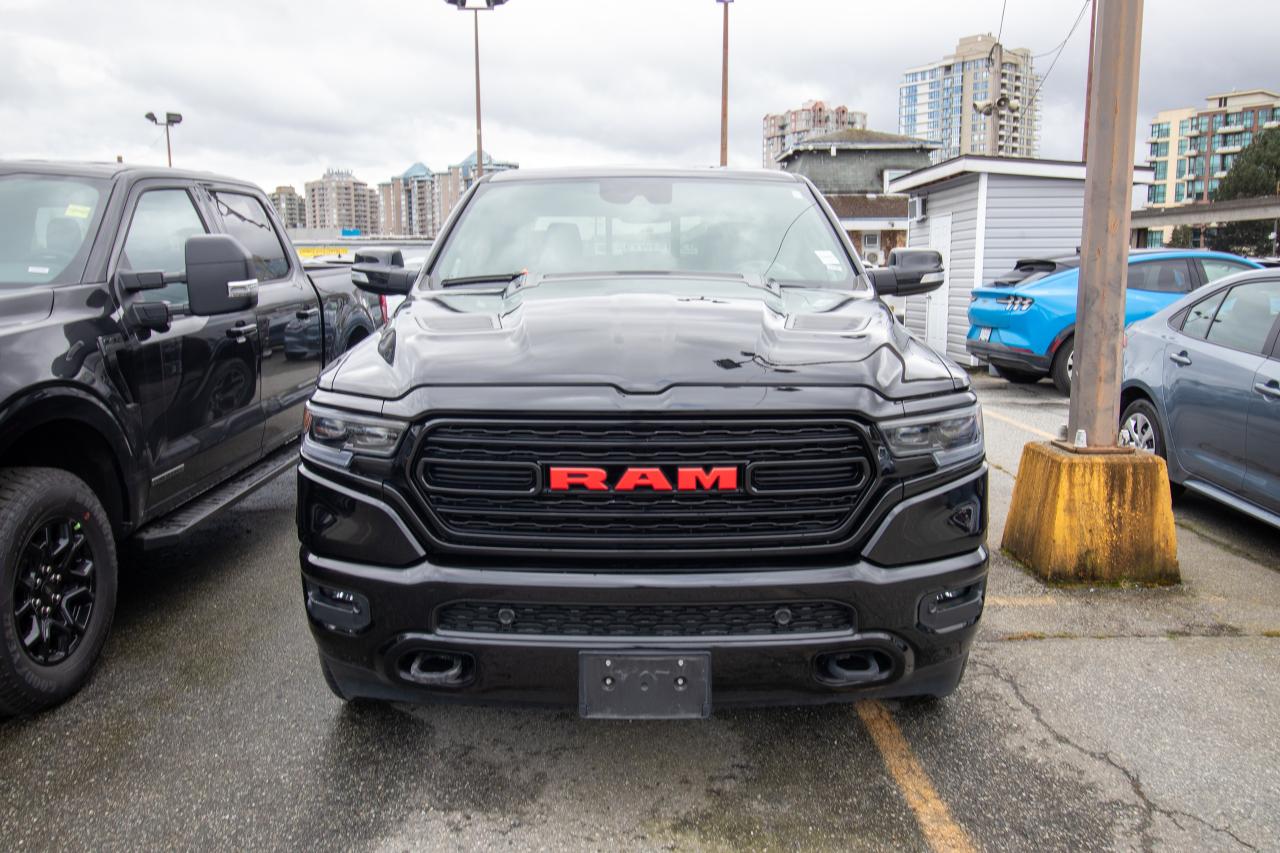 2022 RAM 1500 Limited 4x4 Crew Cab 5'7" Box Photo2