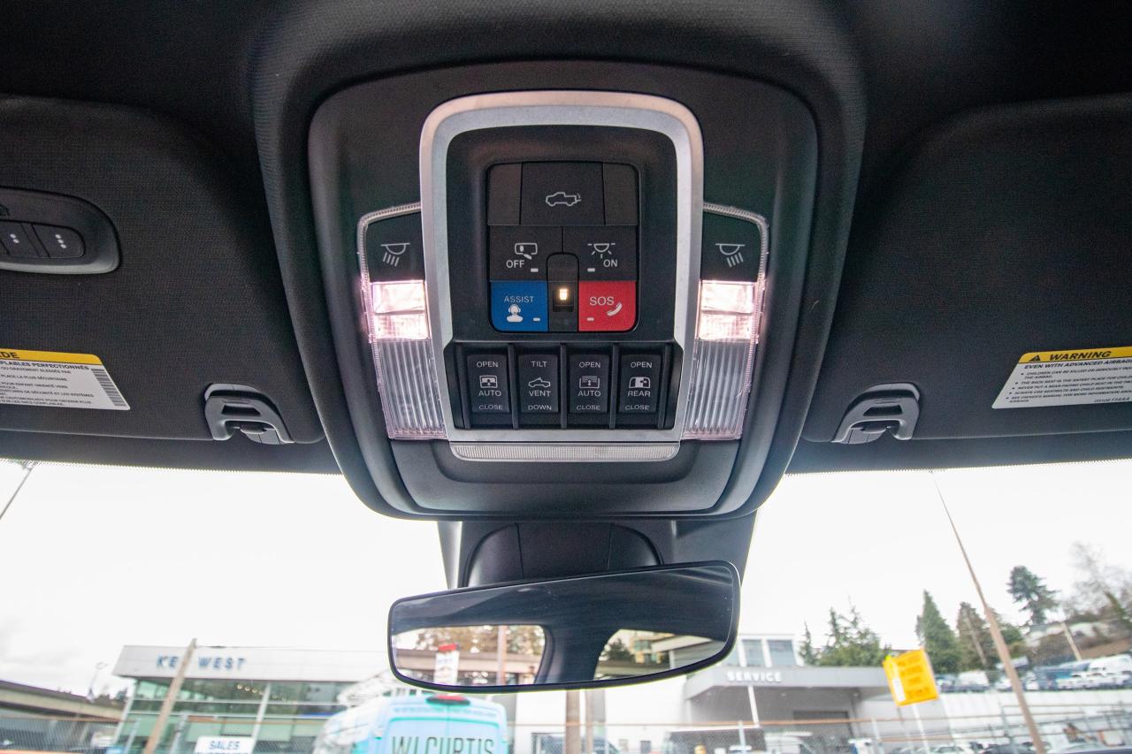 2022 RAM 1500 Limited 4x4 Crew Cab 5'7" Box Photo5