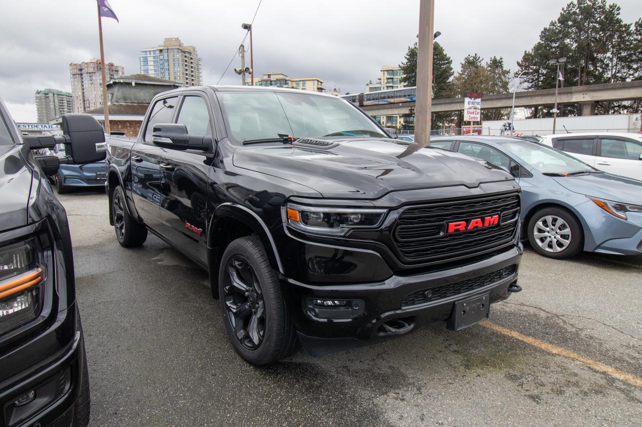 2022 RAM 1500 Limited 4x4 Crew Cab 5'7" Box Photo3