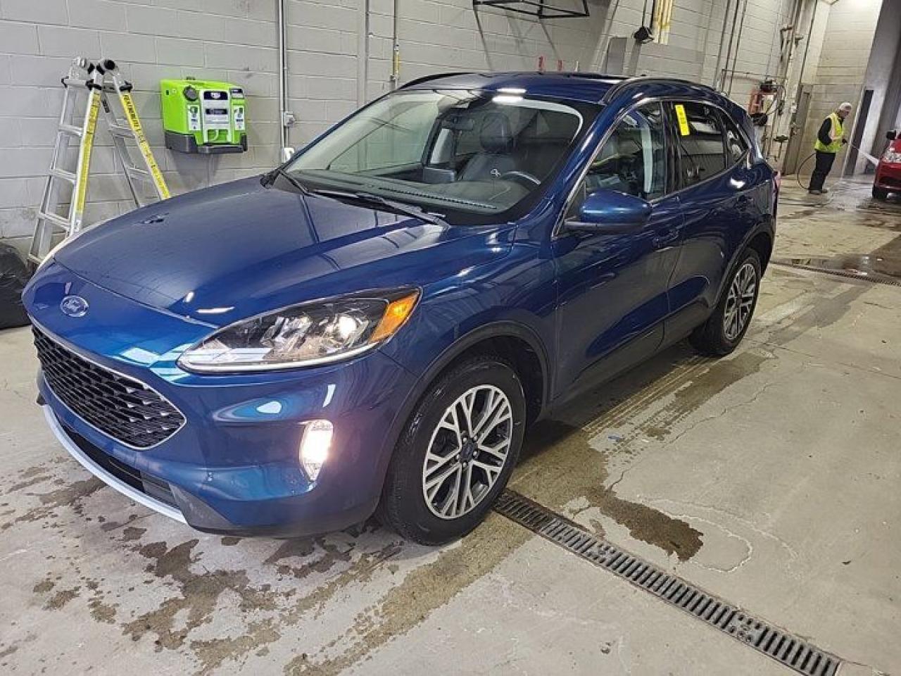 Used 2020 Ford Escape SEL AWD | 2.0L 4 cyl | Tow Pkg | Leather | Adaptive Cruise | Nav | Heated Steering + Seats | for sale in Guelph, ON