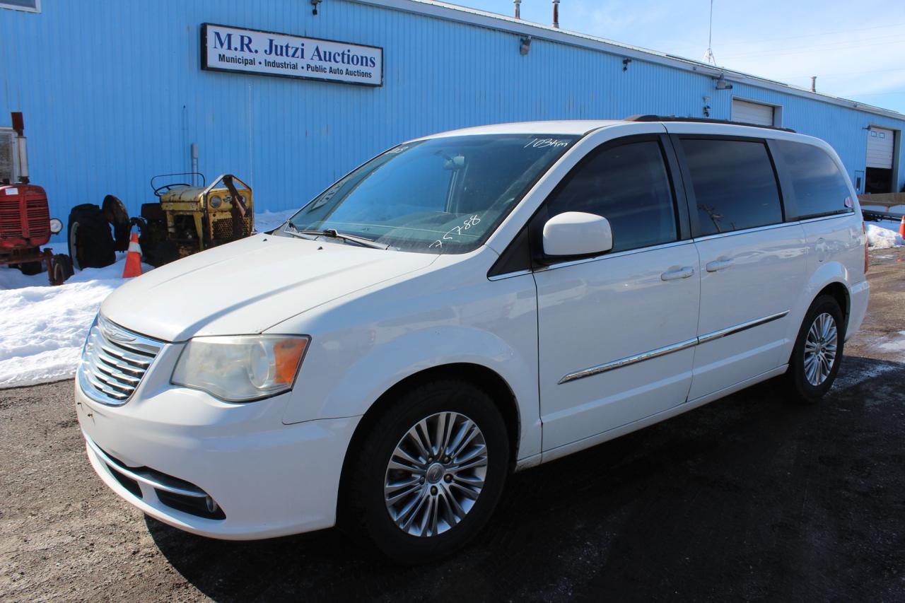 Used 2013 Chrysler Town & Country  for sale in Breslau, ON