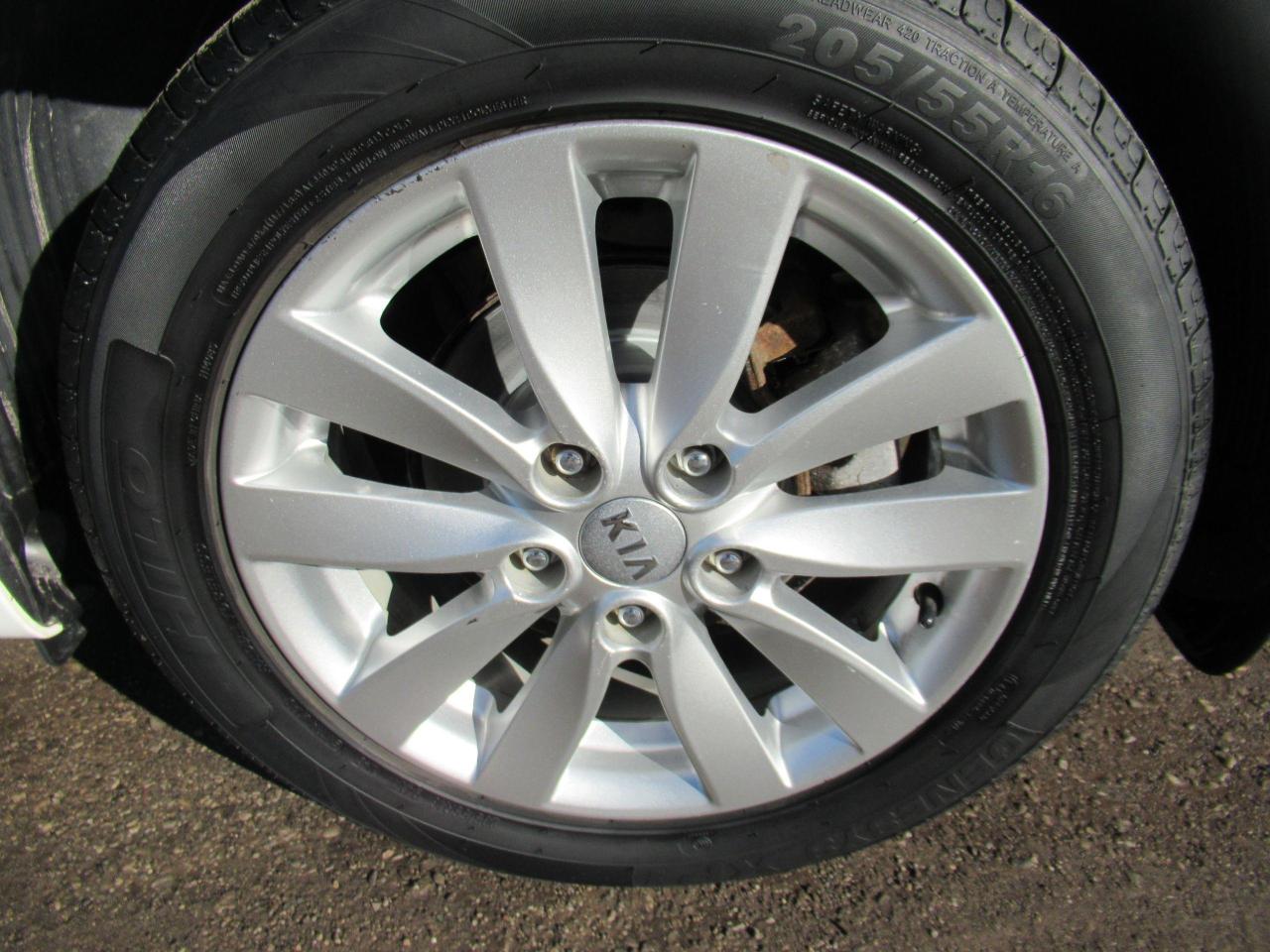 2015 Kia Forte5 LX - Photo #5