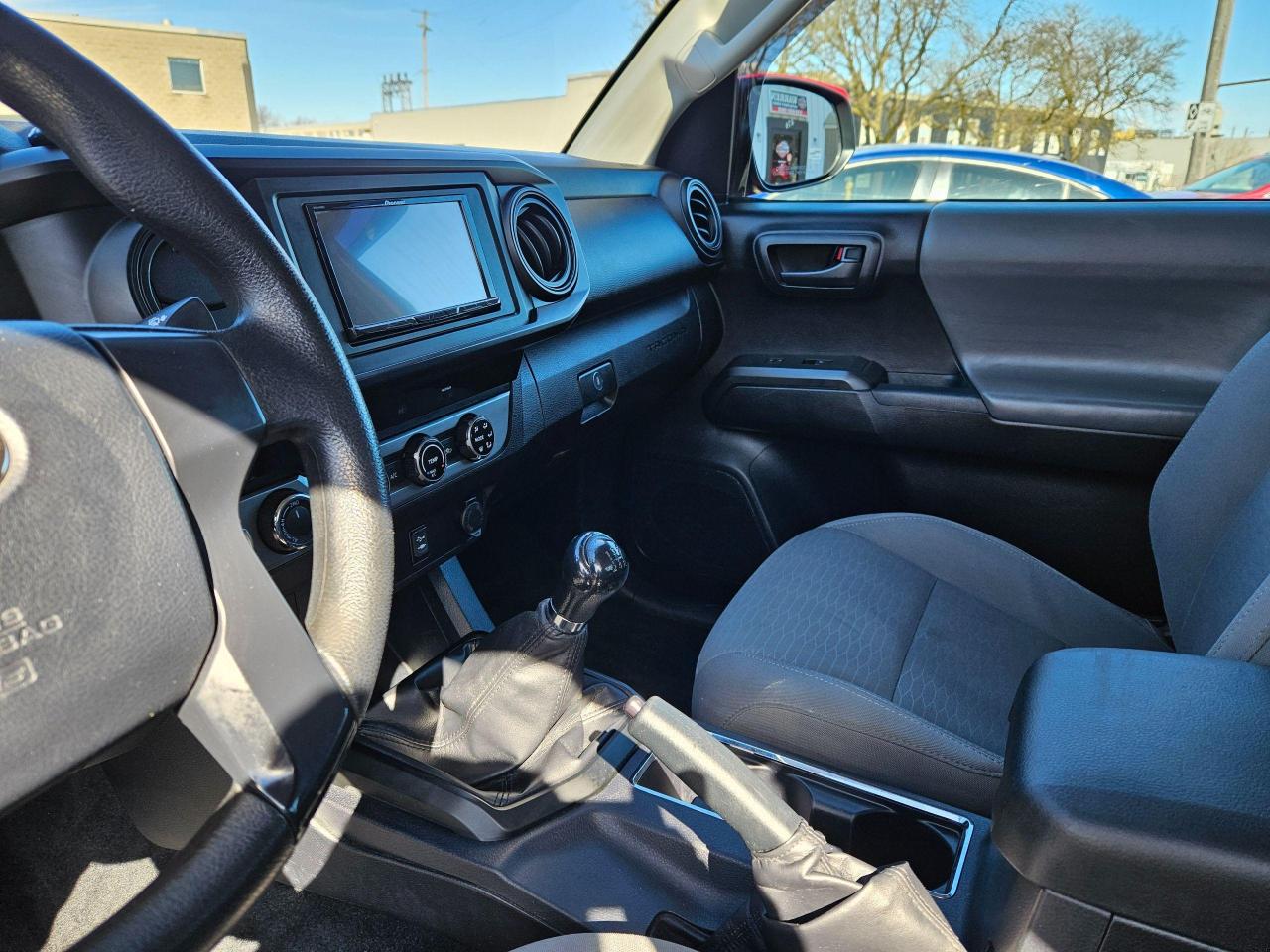 2017 Toyota Tacoma 4WD Access Cab I4 Man - Photo #12