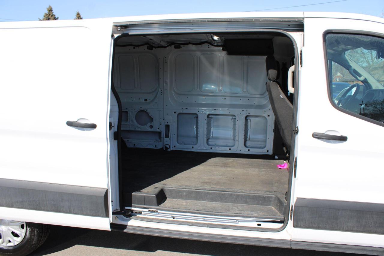 2022 Ford Transit Cargo Van T-250 130" Low Rf 9070 GVWR RWD - Photo #17