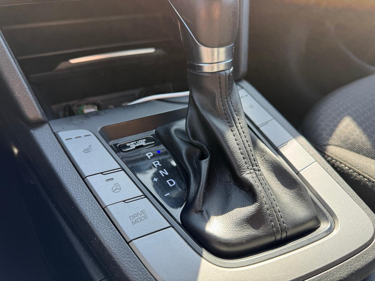 2018 Hyundai Elantra GL AUTO - Photo #12