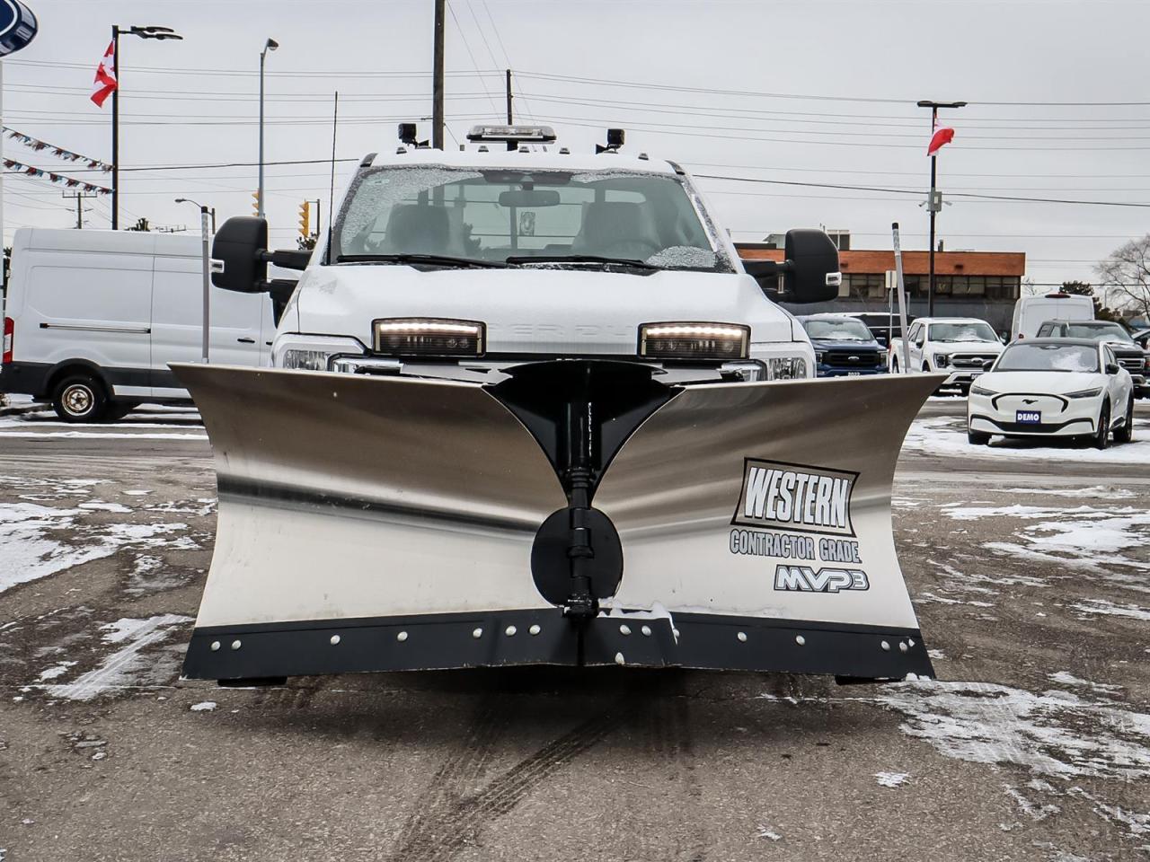 2023 Ford F-350 XLT Photo