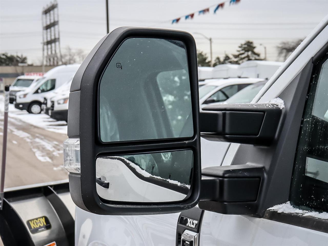 2023 Ford F-350 XLT Photo