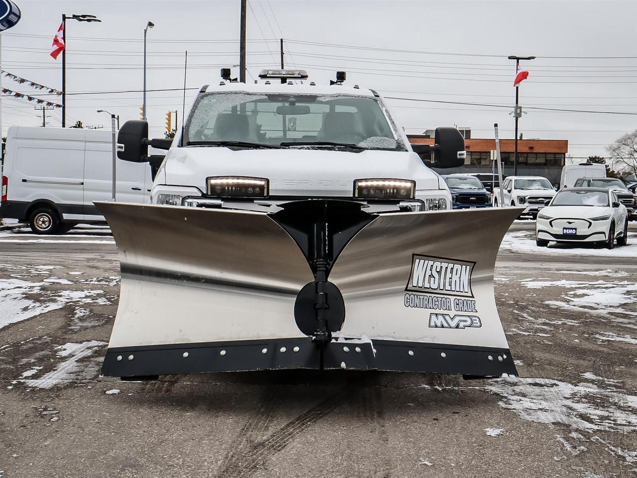 2023 Ford F-350 XLT Photo