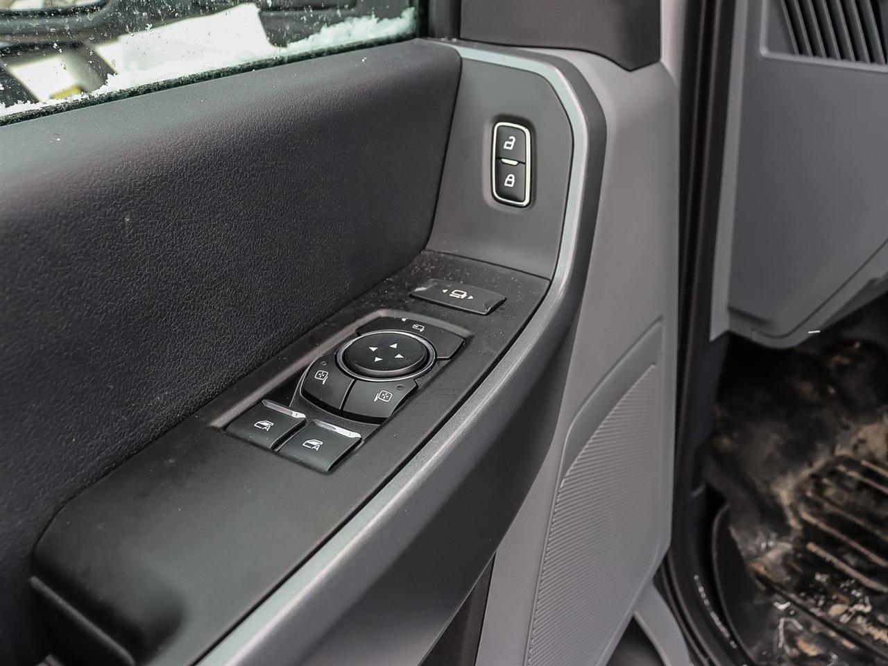 2023 Ford F-350 XLT Photo