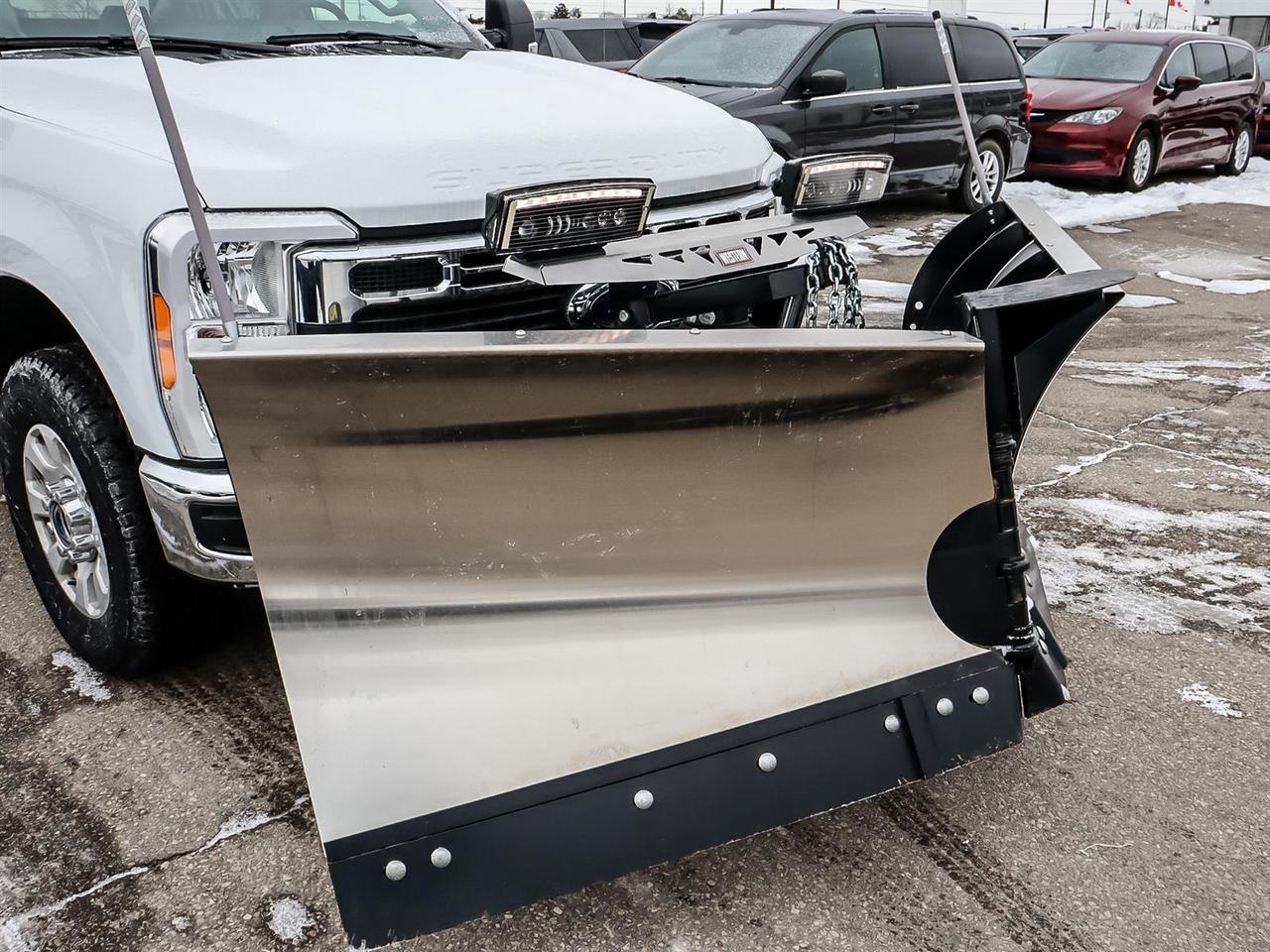 2023 Ford F-350 XLT Photo