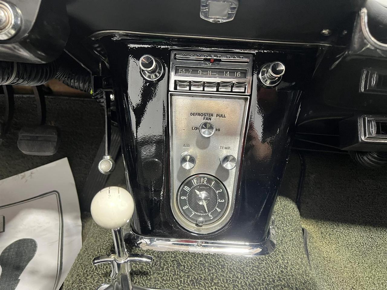 1962 Chevrolet Corvette 327 V8 | Air Conditioning Photo