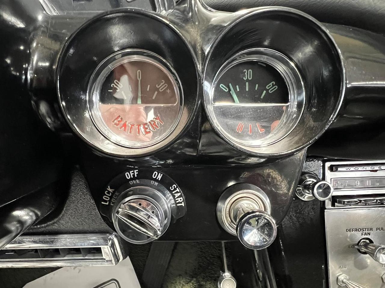 1962 Chevrolet Corvette 327 V8 | Air Conditioning Photo