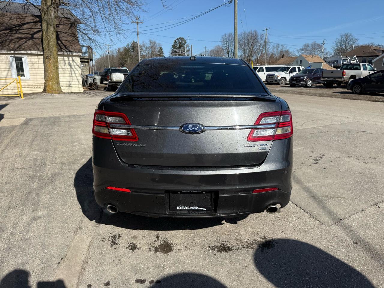 2019 Ford Taurus LIMITED - Photo #4