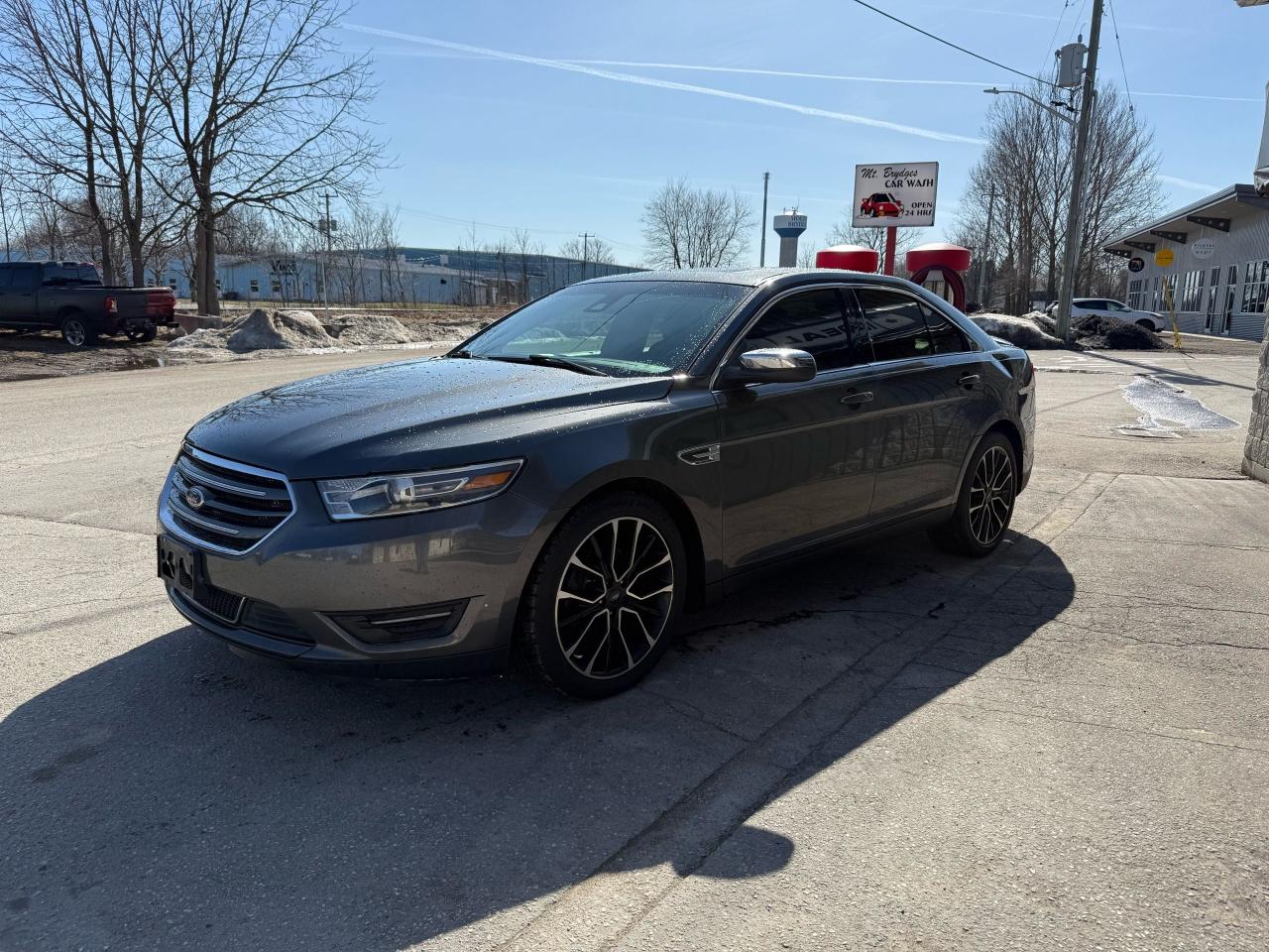 2019 Ford Taurus LIMITED - Photo #3