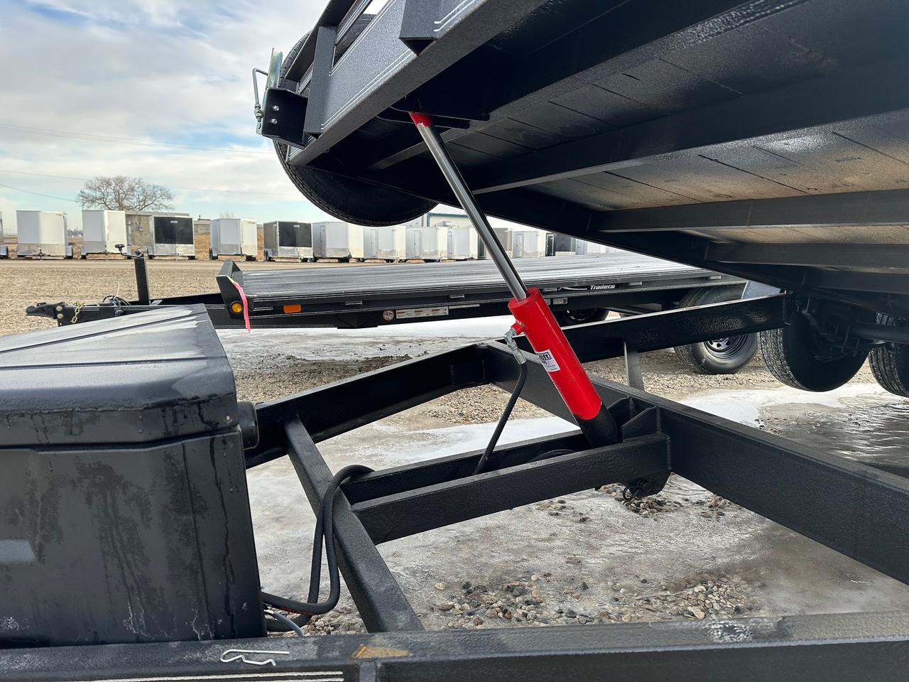 2025 Rainbow Tilting Open Deck 20' Electric/Hydraulic Tilting Car & Equipment Photo5