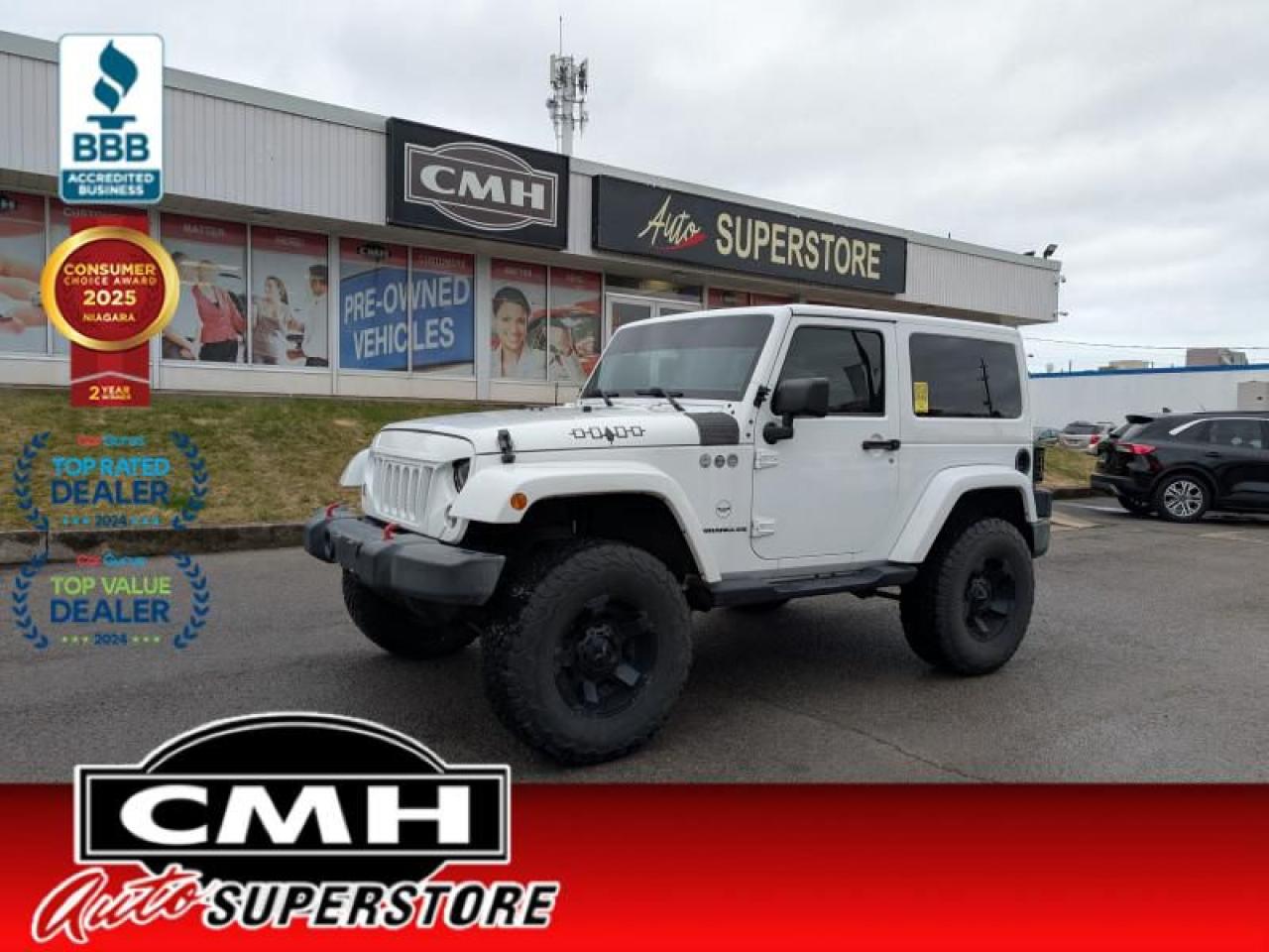 2016 Jeep Wrangler Sahara  **LOW KMS - LIFT KIT**