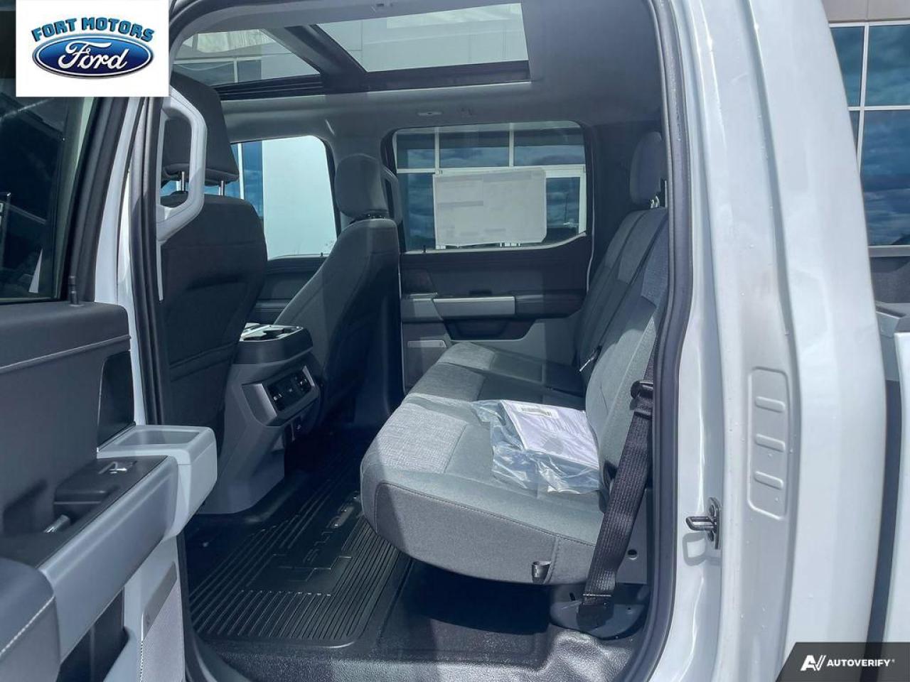 2024 Ford SUPER DUTY F-350 SRW XLT Photo5