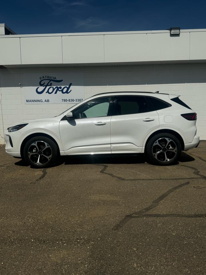 2023 Ford Escape ST-Line Select Photo