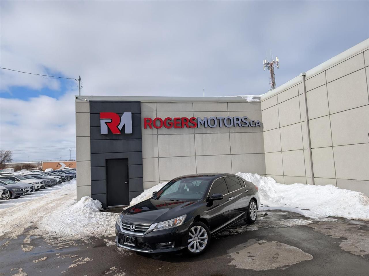 Used 2015 Honda Accord TOURING - 6SPD - SUNROOF - NAVI - LEATHER for sale in Oakville, ON