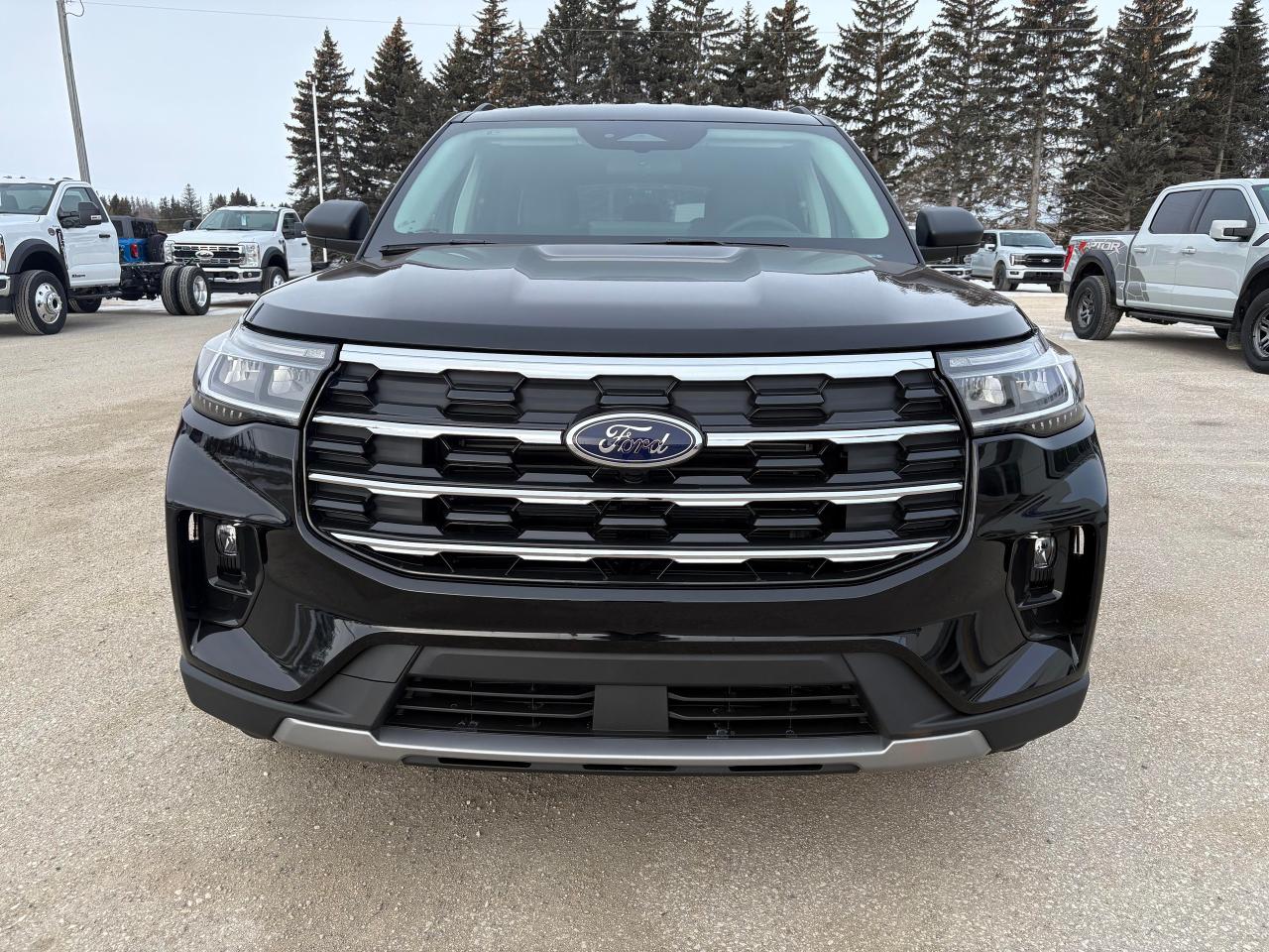2025 Ford Explorer ACTIVE 4WD Photo2