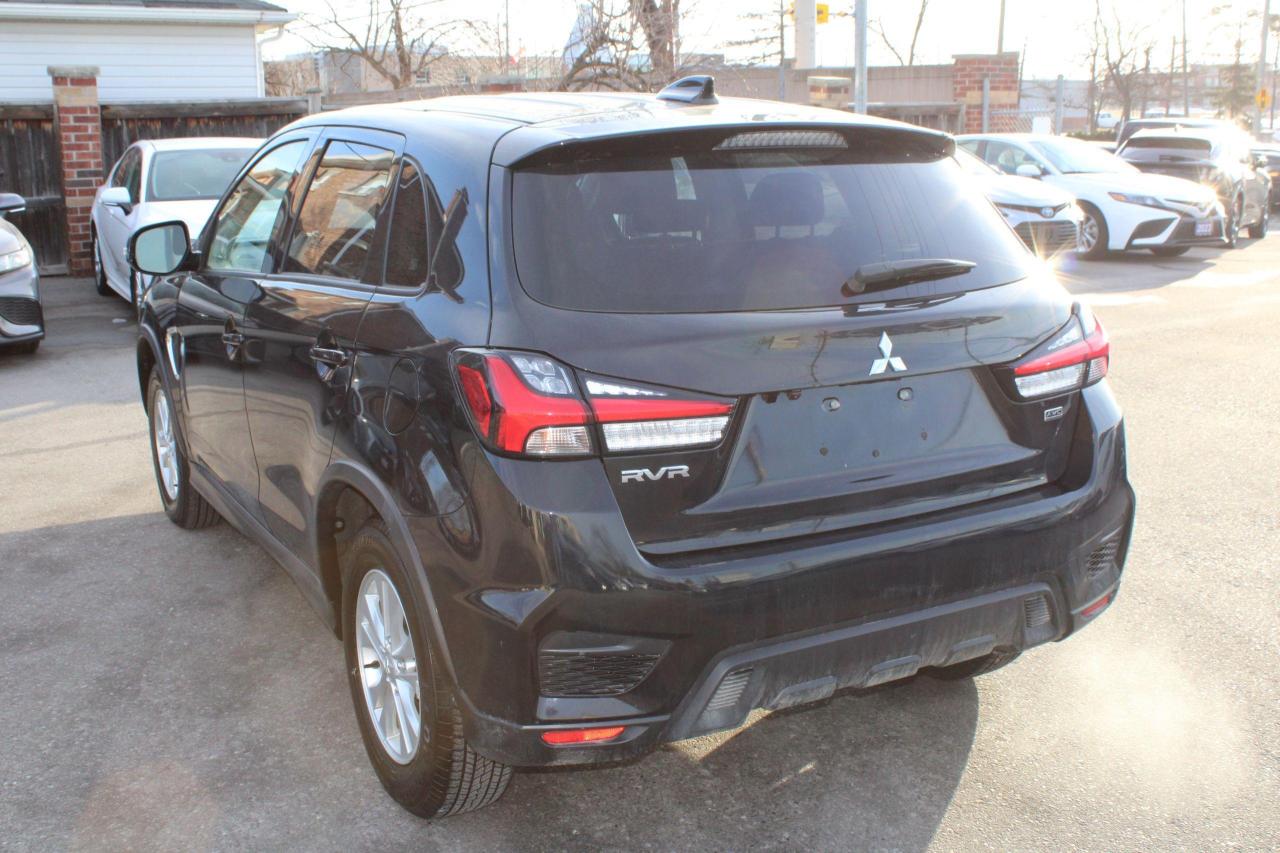 2023 Mitsubishi RVR SE AWC - Photo #3