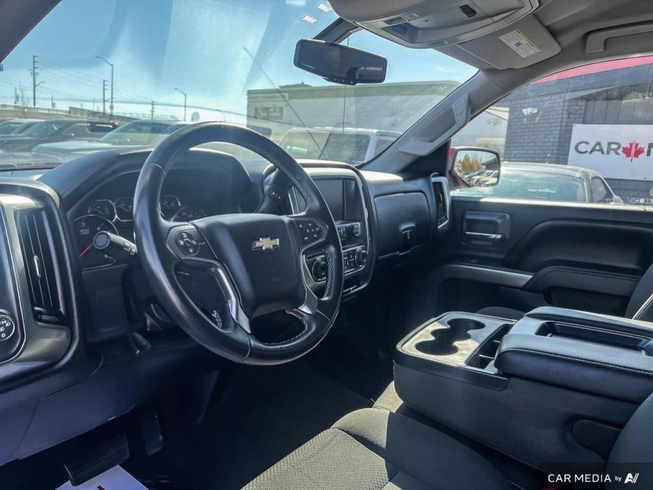 2017 Chevrolet Silverado 1500 LT / CREW CAB / 4WD / REVERSE CAM / NO ACCIDENTS - Photo #10
