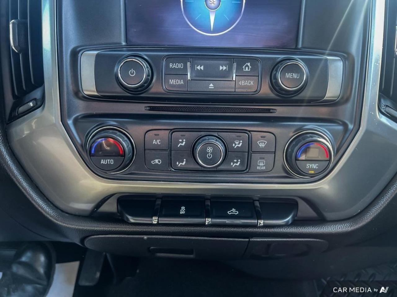 2017 Chevrolet Silverado 1500 LT / CREW CAB / 4WD / REVERSE CAM / NO ACCIDENTS - Photo #19