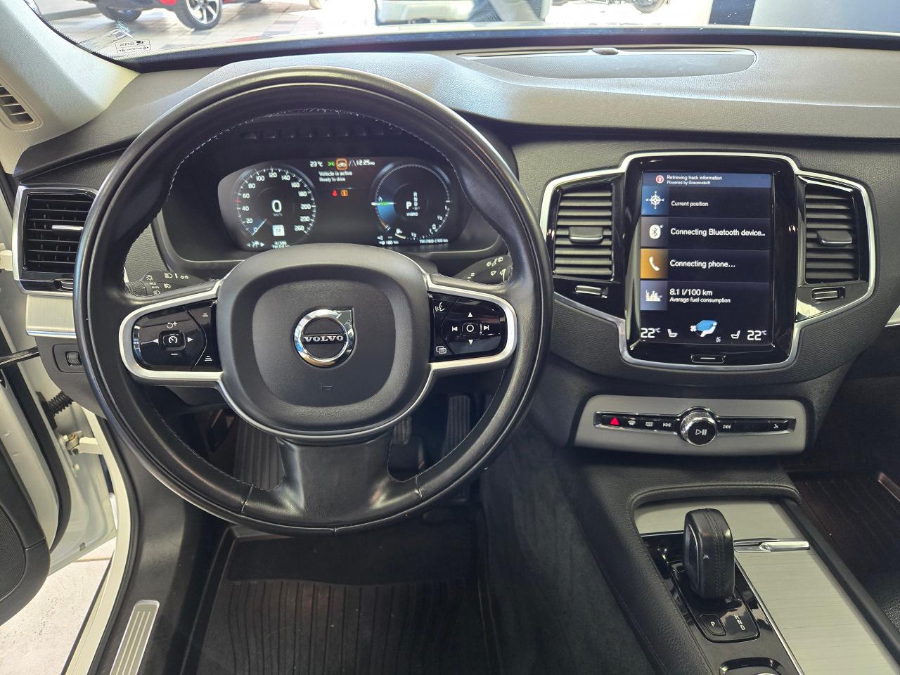 2020 Volvo XC90 T8 Momentum | ALL CREDIT ACCEPTED!! - Photo #12