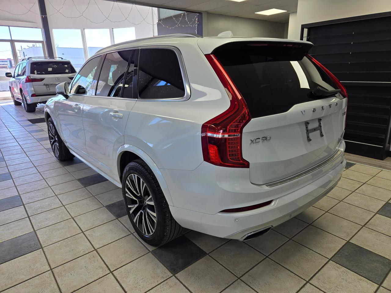2020 Volvo XC90 T8 Momentum | ALL CREDIT ACCEPTED!! - Photo #5
