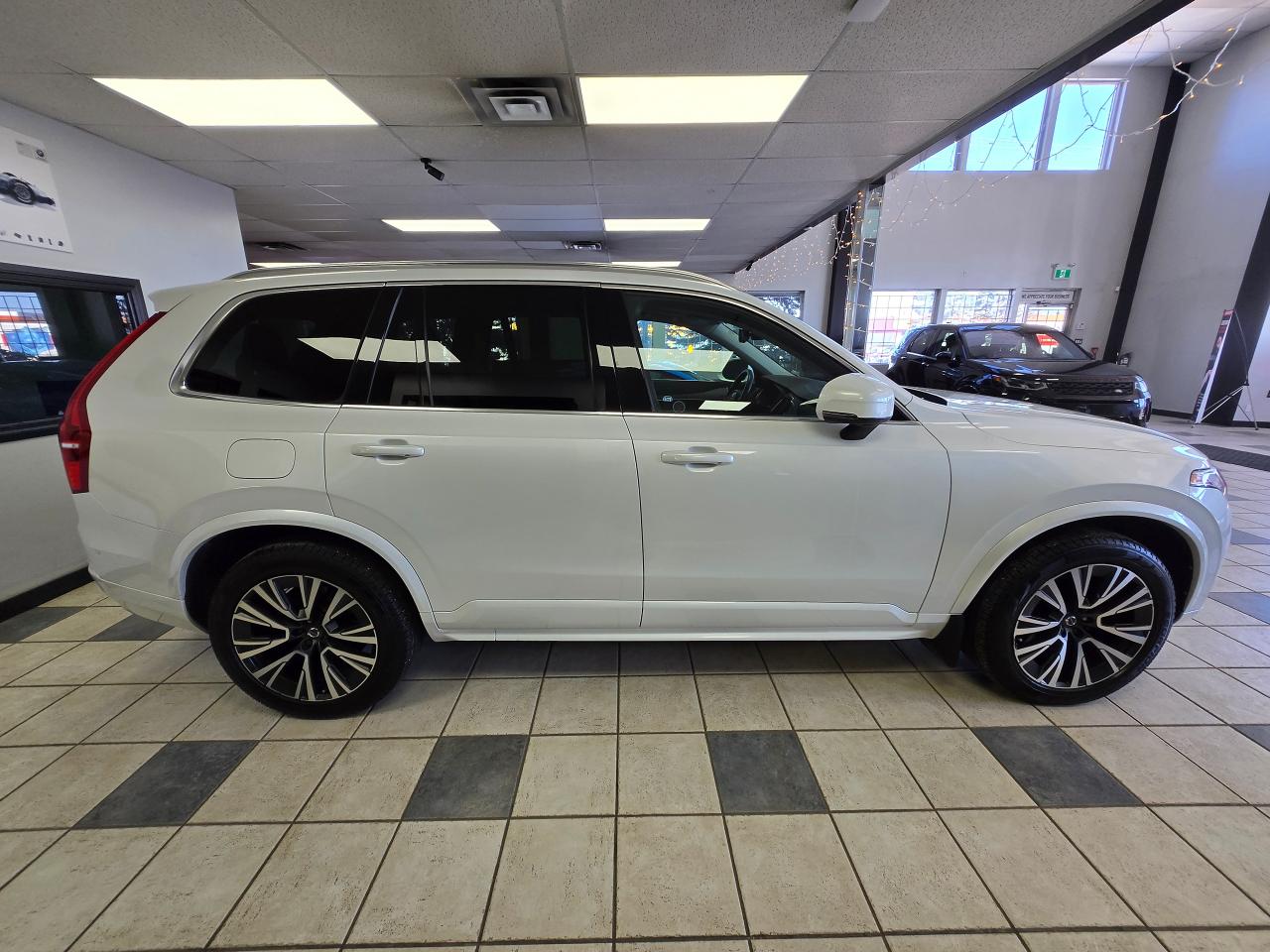 2020 Volvo XC90 T8 Momentum | ALL CREDIT ACCEPTED!! - Photo #8