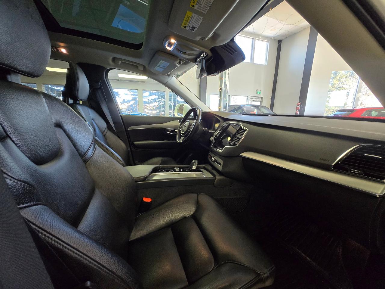 2020 Volvo XC90 T8 Momentum | ALL CREDIT ACCEPTED!! - Photo #11