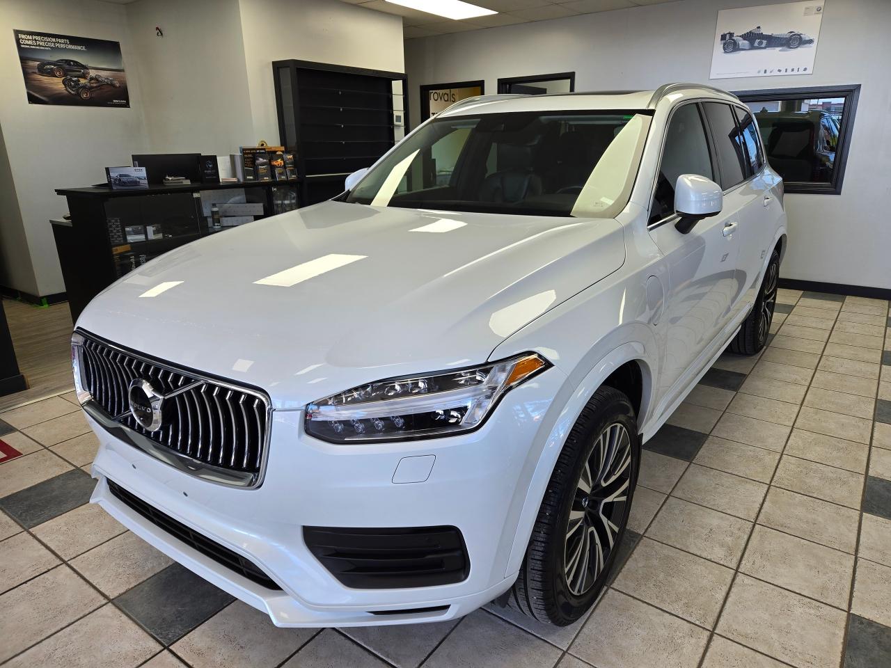 2020 Volvo XC90 T8 Momentum | ALL CREDIT ACCEPTED!! - Photo #3
