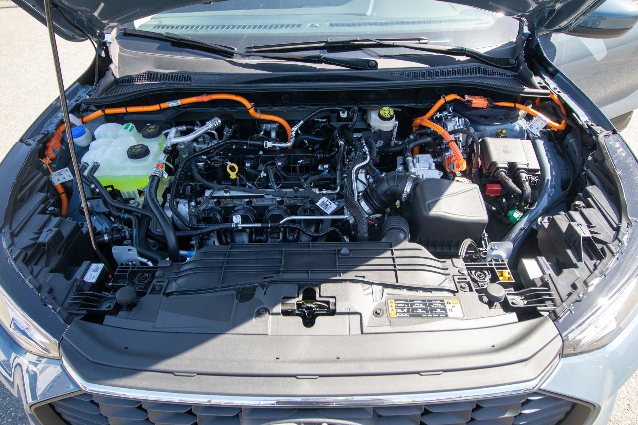 2025 Ford Escape PHEV FWD Photo5