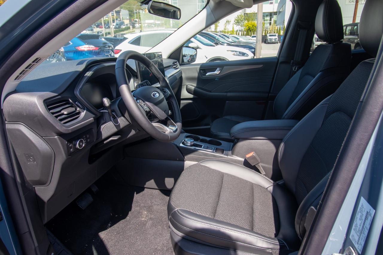 2025 Ford Escape PHEV FWD Photo5