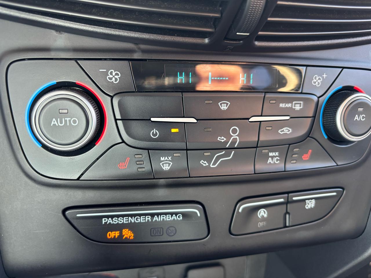 2018 Ford Escape SE, P. Seats, Back-Up-Camera, - Photo #7