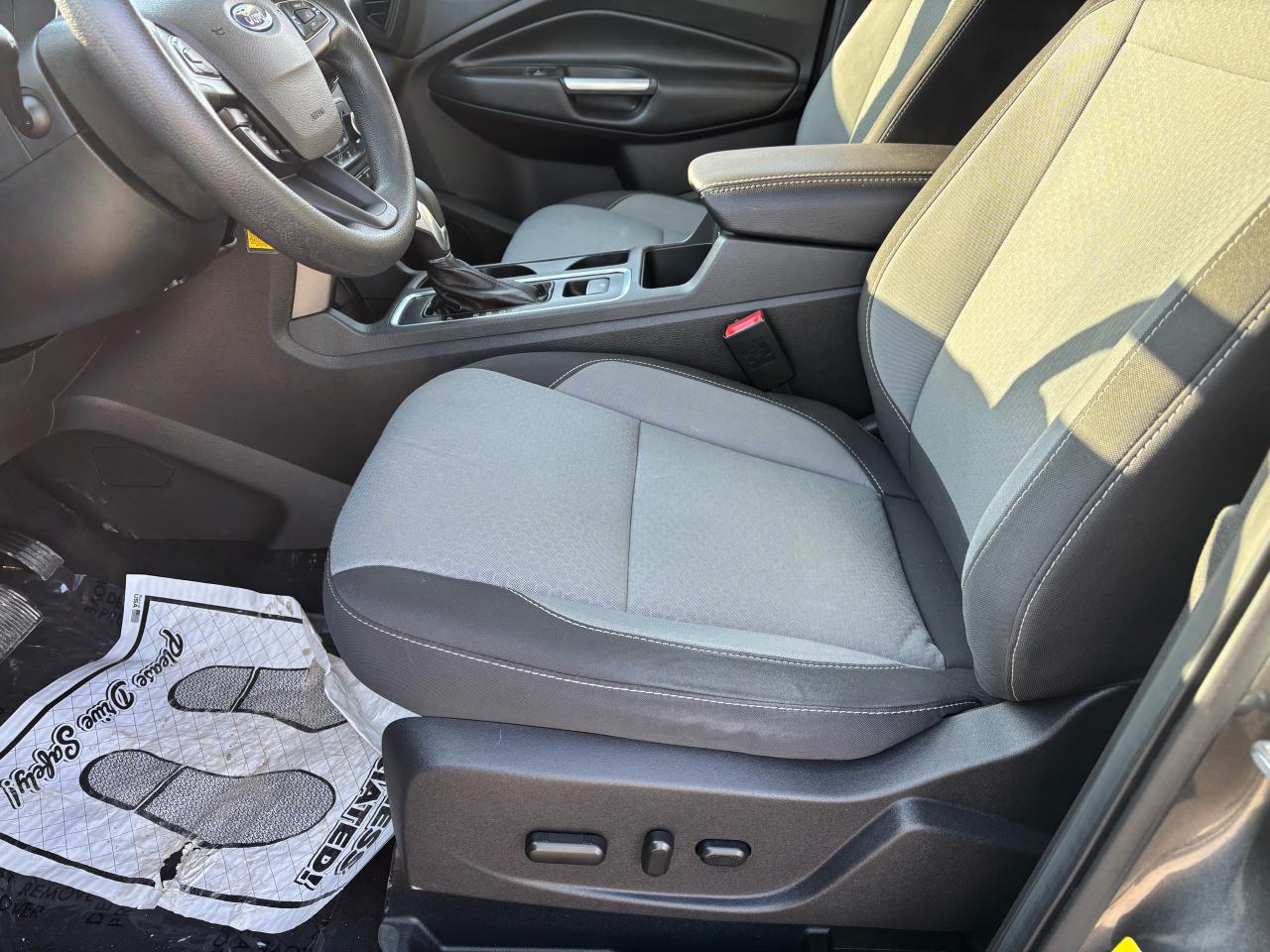 2018 Ford Escape SE, P. Seats, Back-Up-Camera, - Photo #16