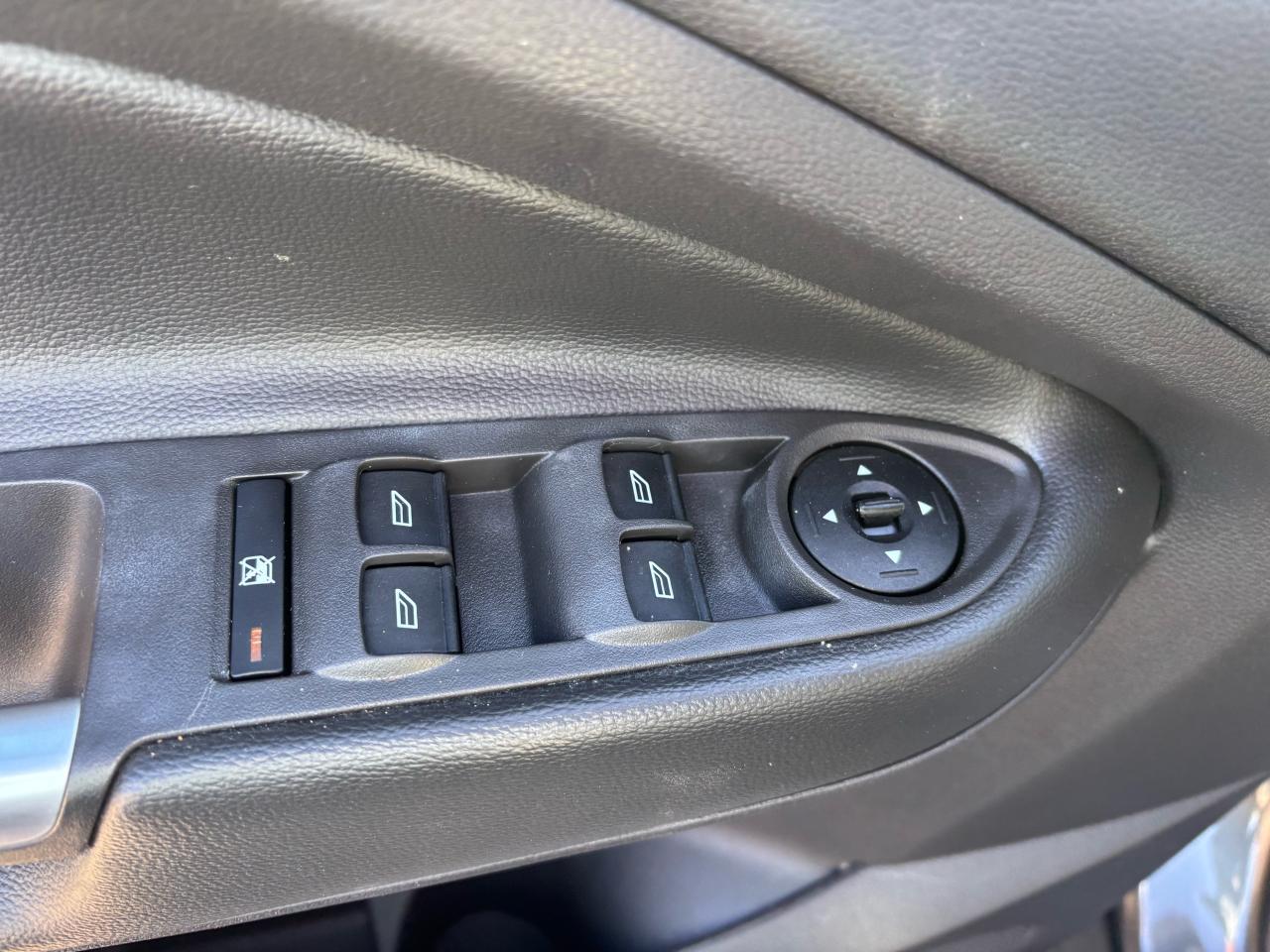 2018 Ford Escape SE, P. Seats, Back-Up-Camera, - Photo #6