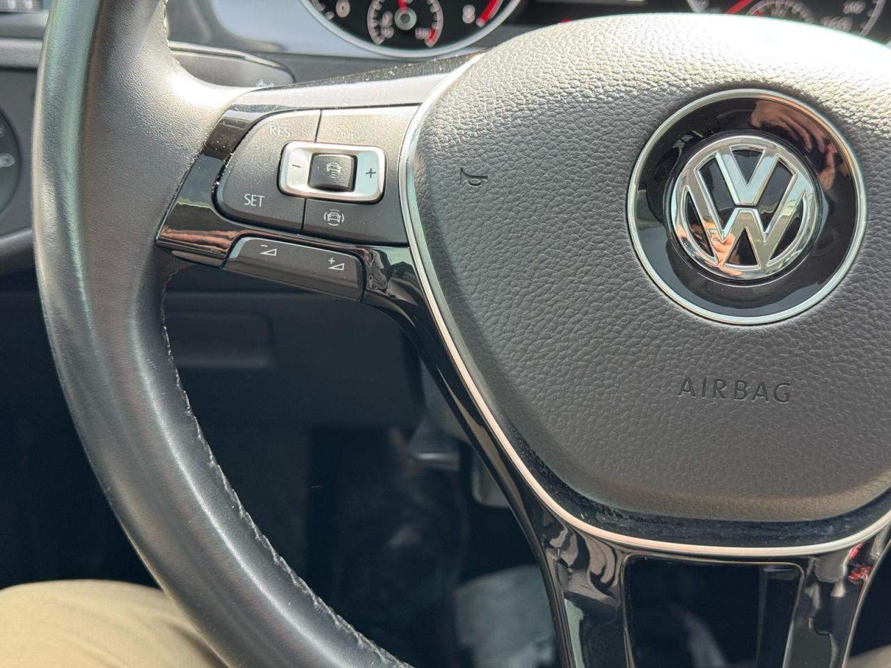 2019 Volkswagen Golf HIGHLINE | 6 SPEED | ONE OWNER | LEATHER | SUNROOF Photo16